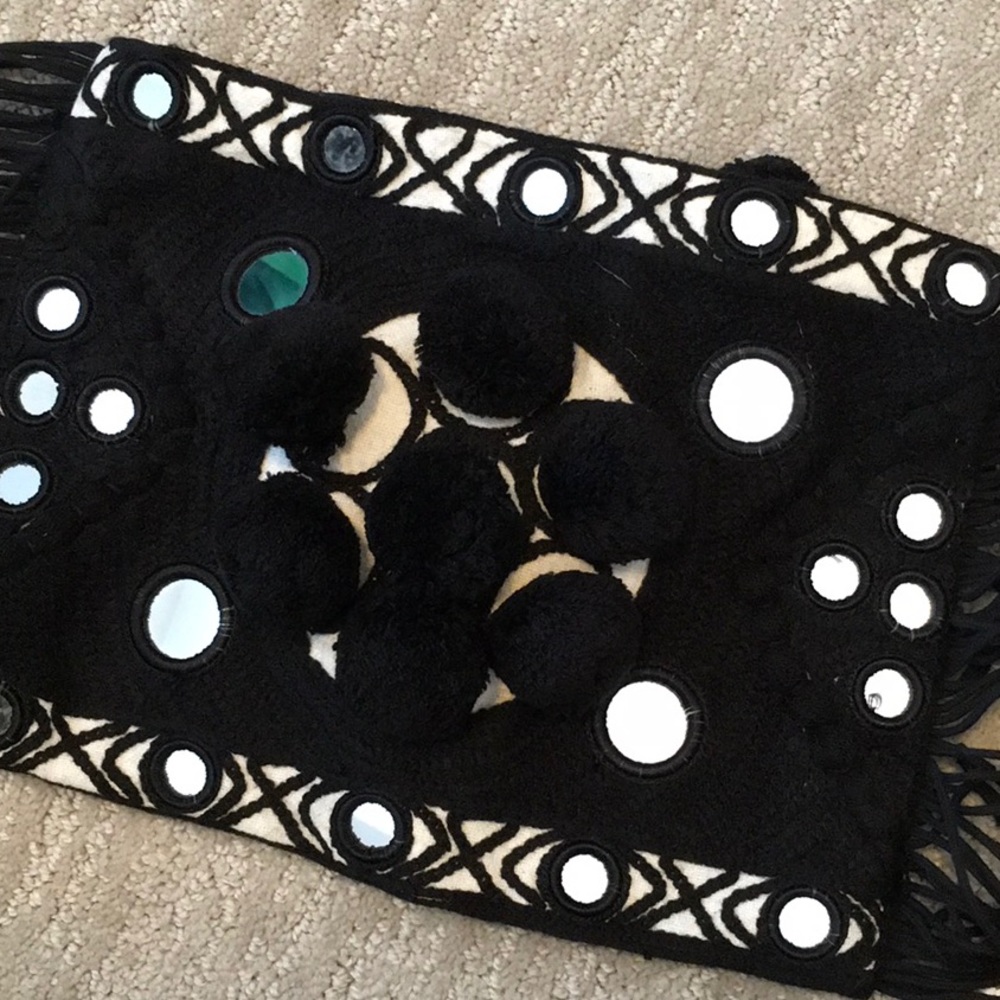 Misa Paraga Clutch - Picture 5 of 6